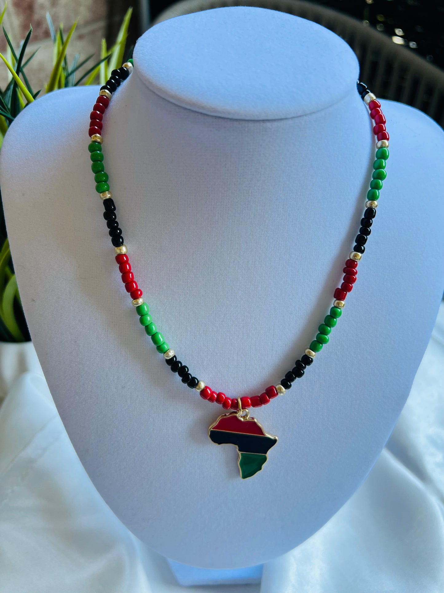Africa Choker