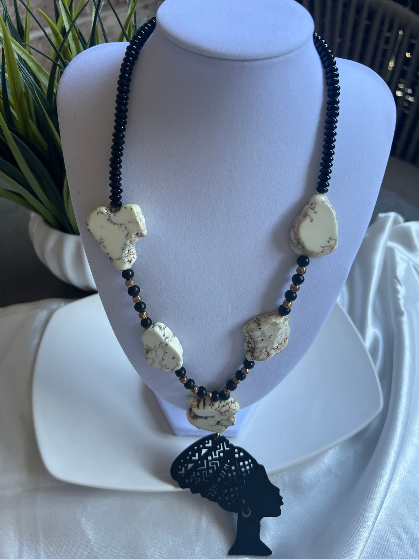 “I am Queen” Necklace