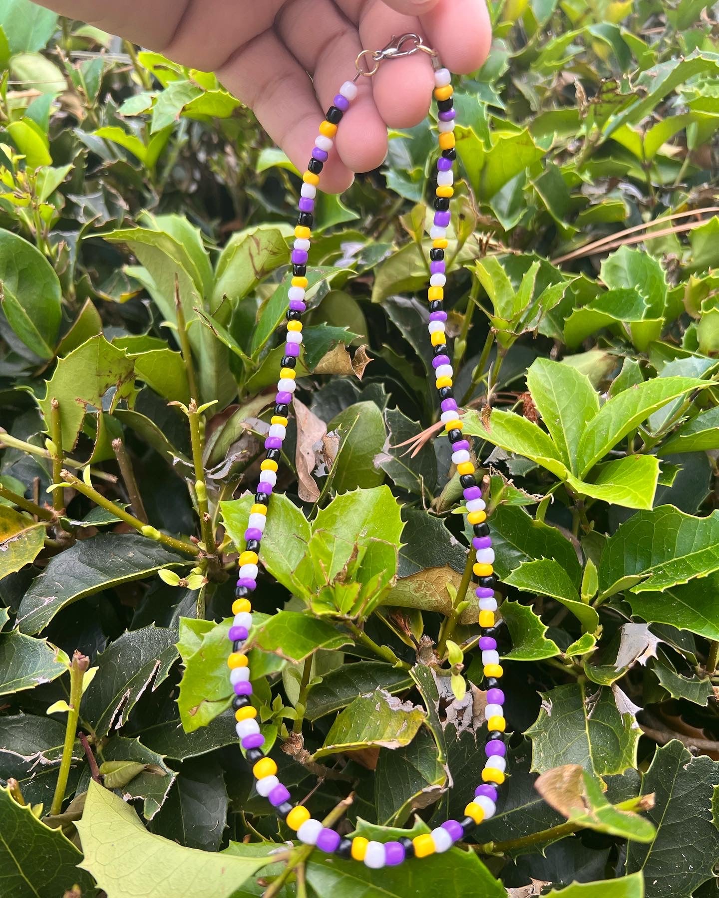 Non-binary Necklace